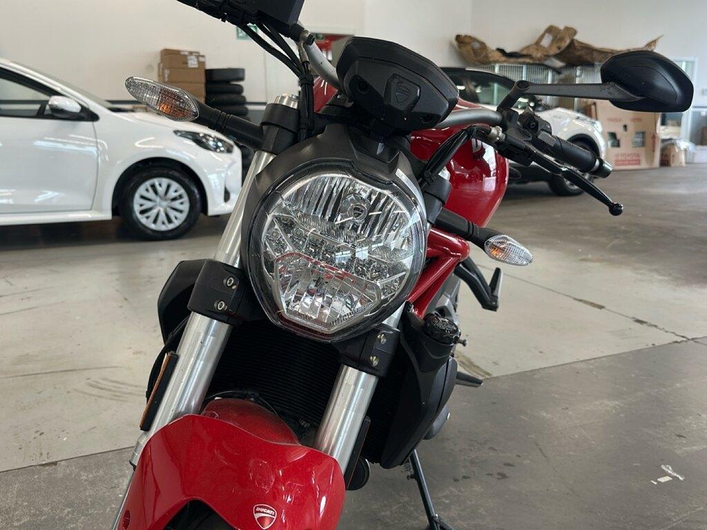 MONSTER 821