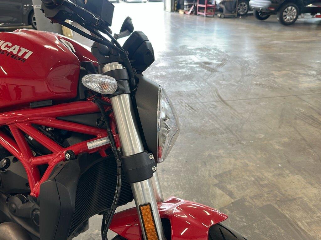 MONSTER 821