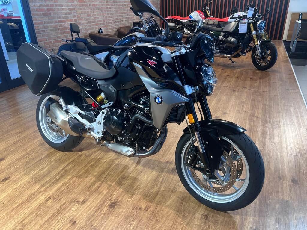 F 900 R