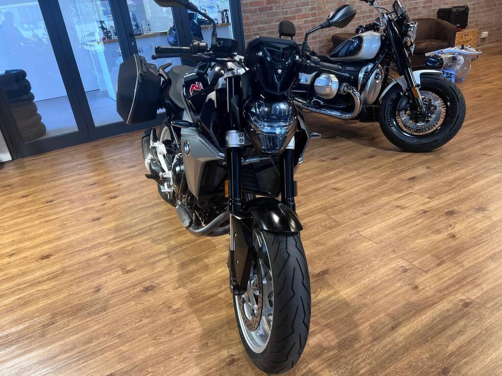 F 900 R
