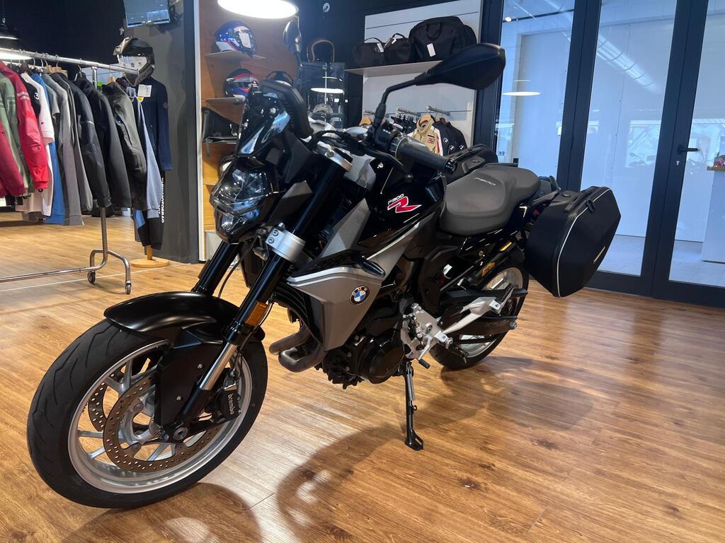 F 900 R