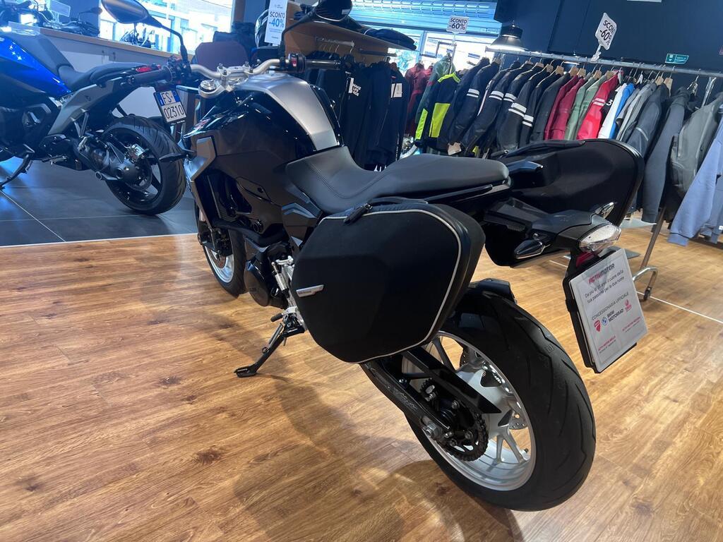 F 900 R