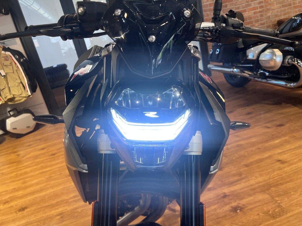 F 900 R