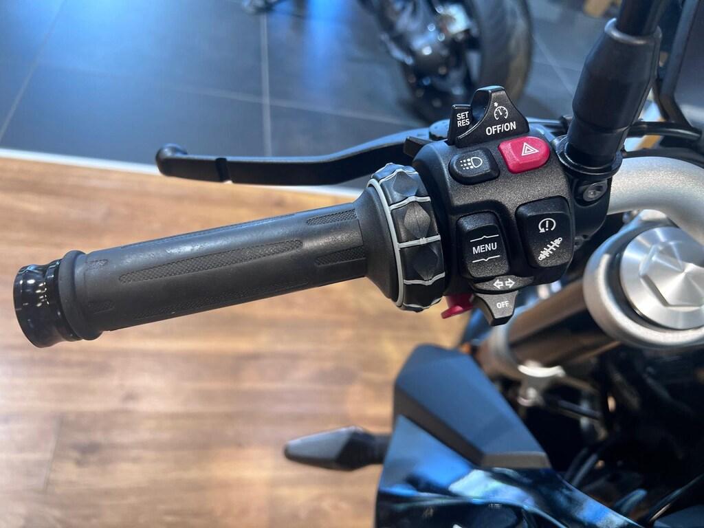 F 900 R