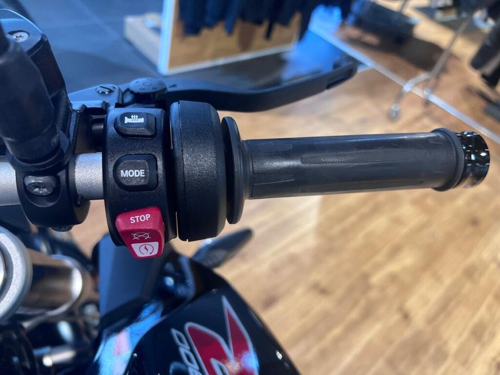 F 900 R