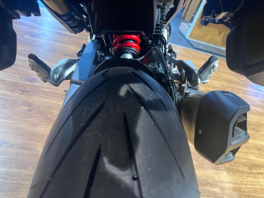 F 900 R