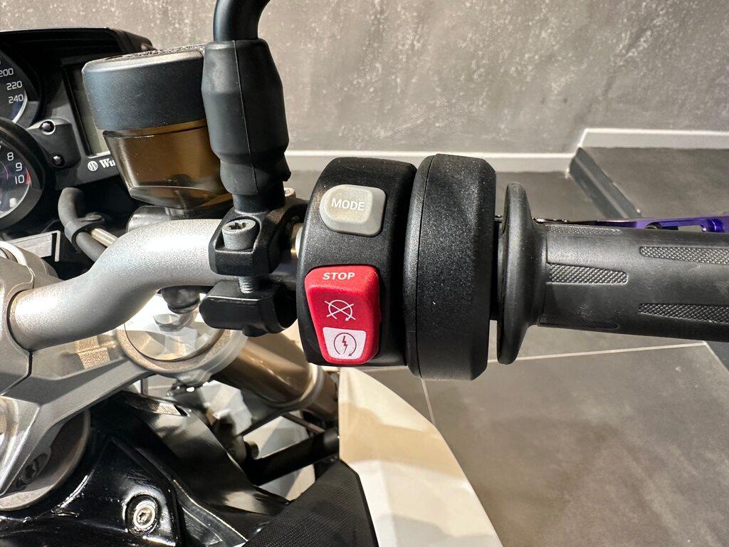 F 800 R