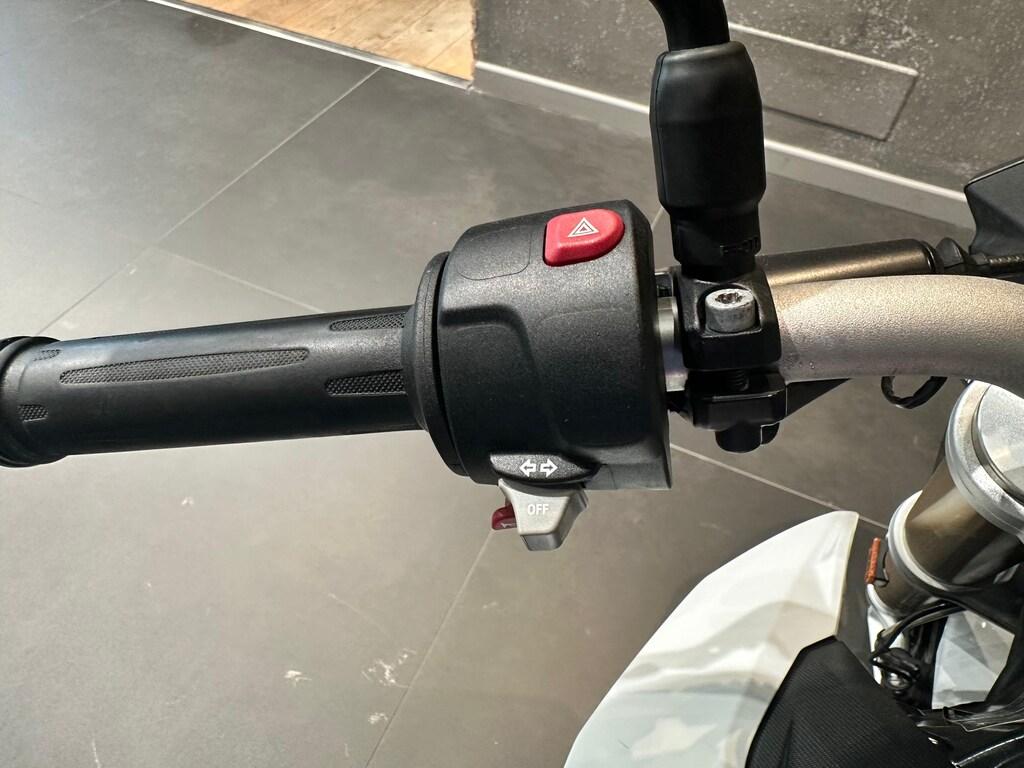 F 800 R