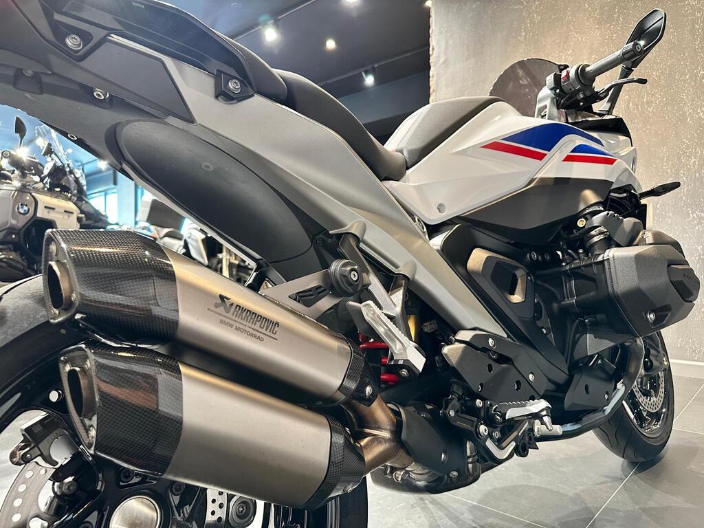 R 1300 RS
