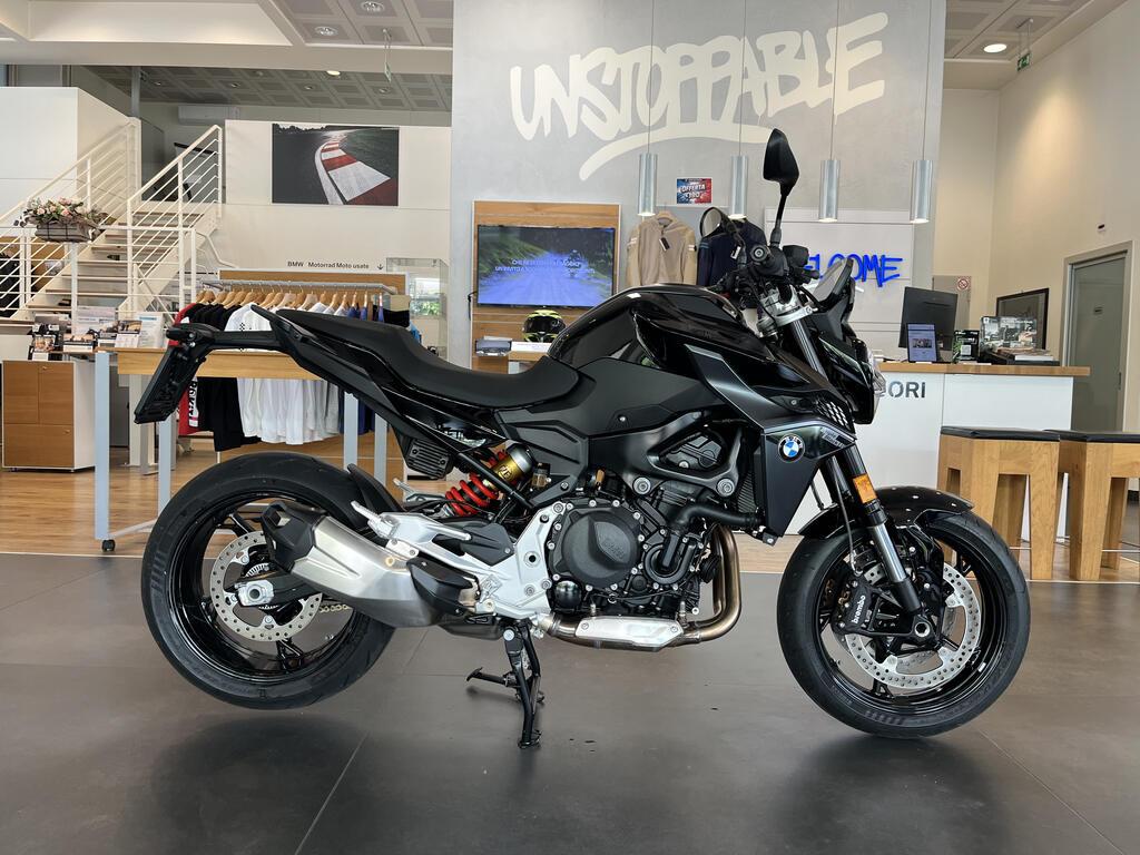 F 900 R