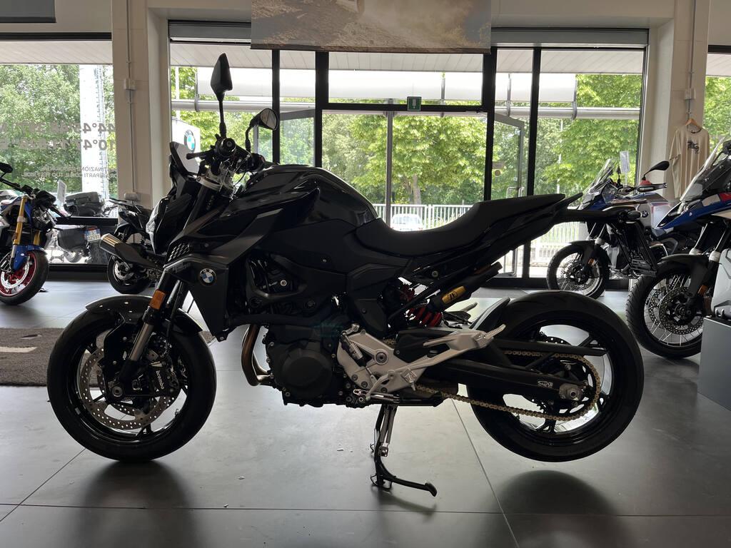 F 900 R