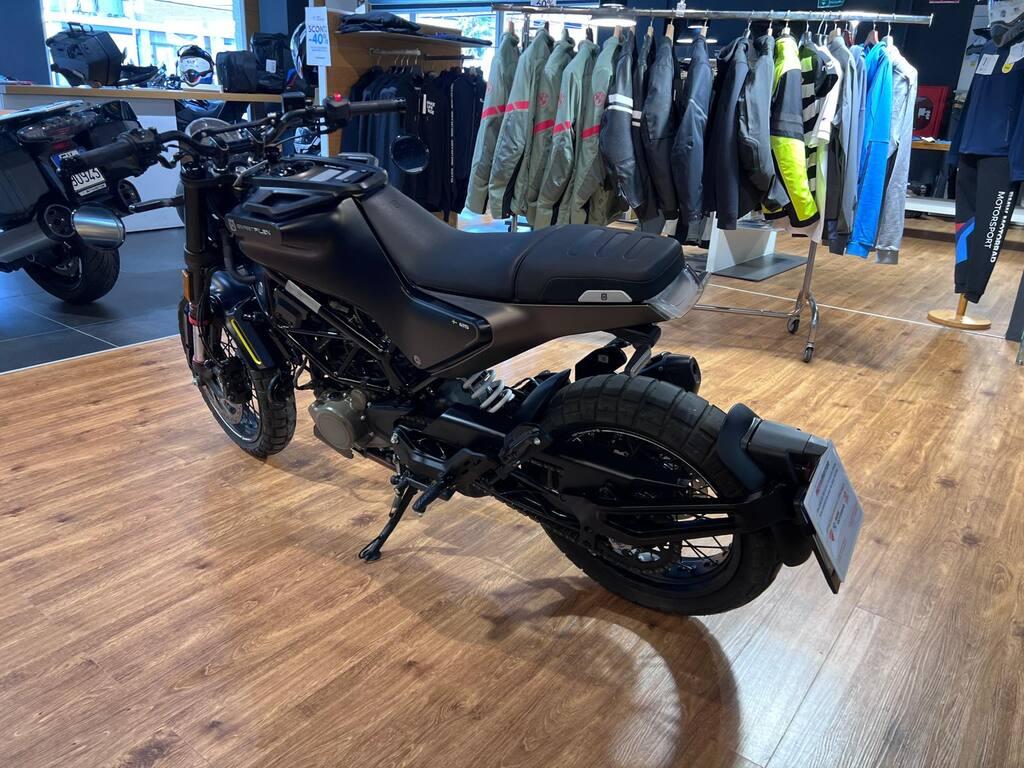 SVARTPILEN 125