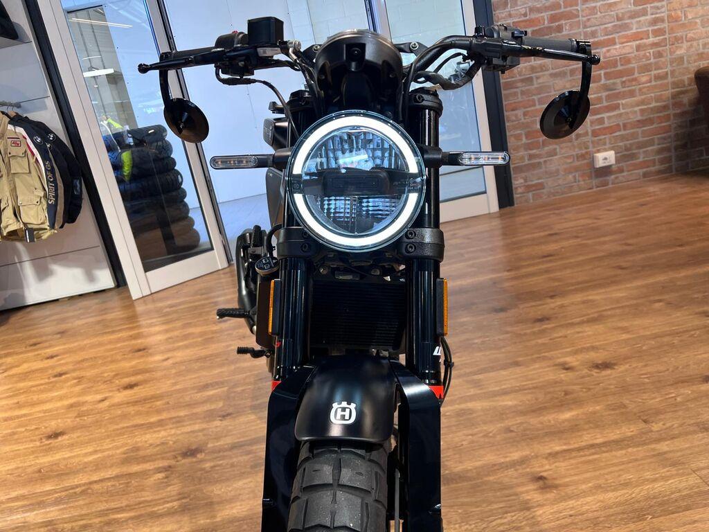 SVARTPILEN 125