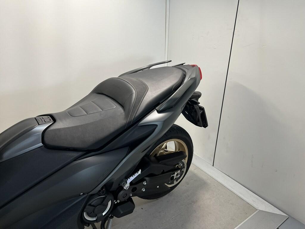 T-MAX 560