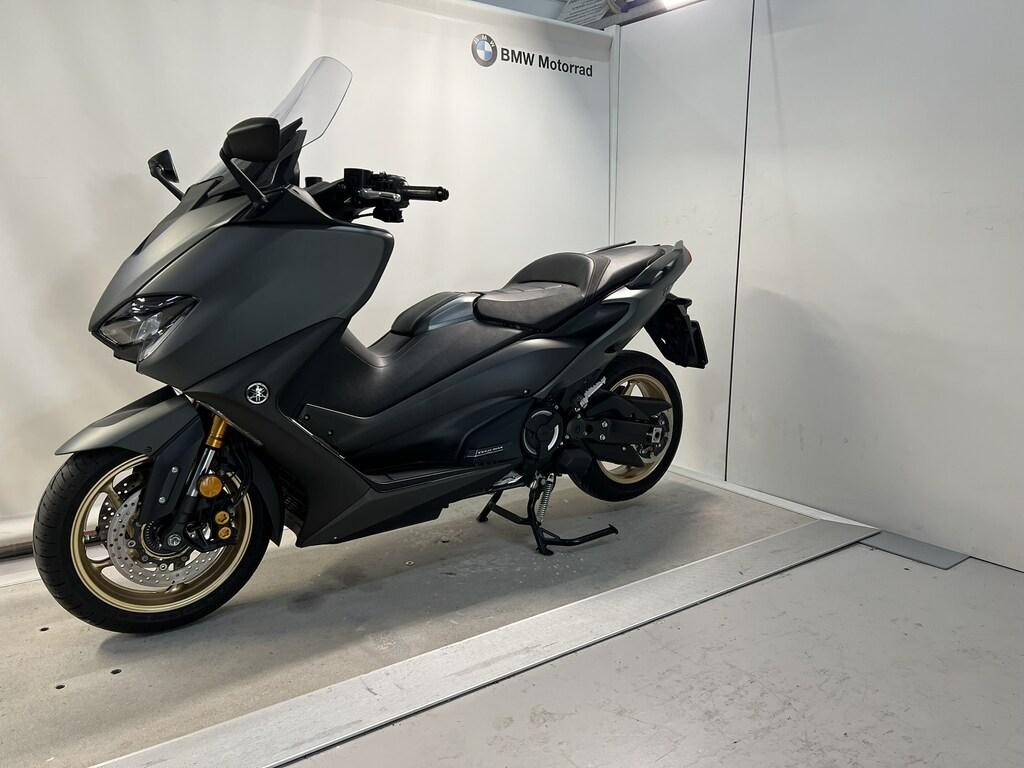 T-MAX 560