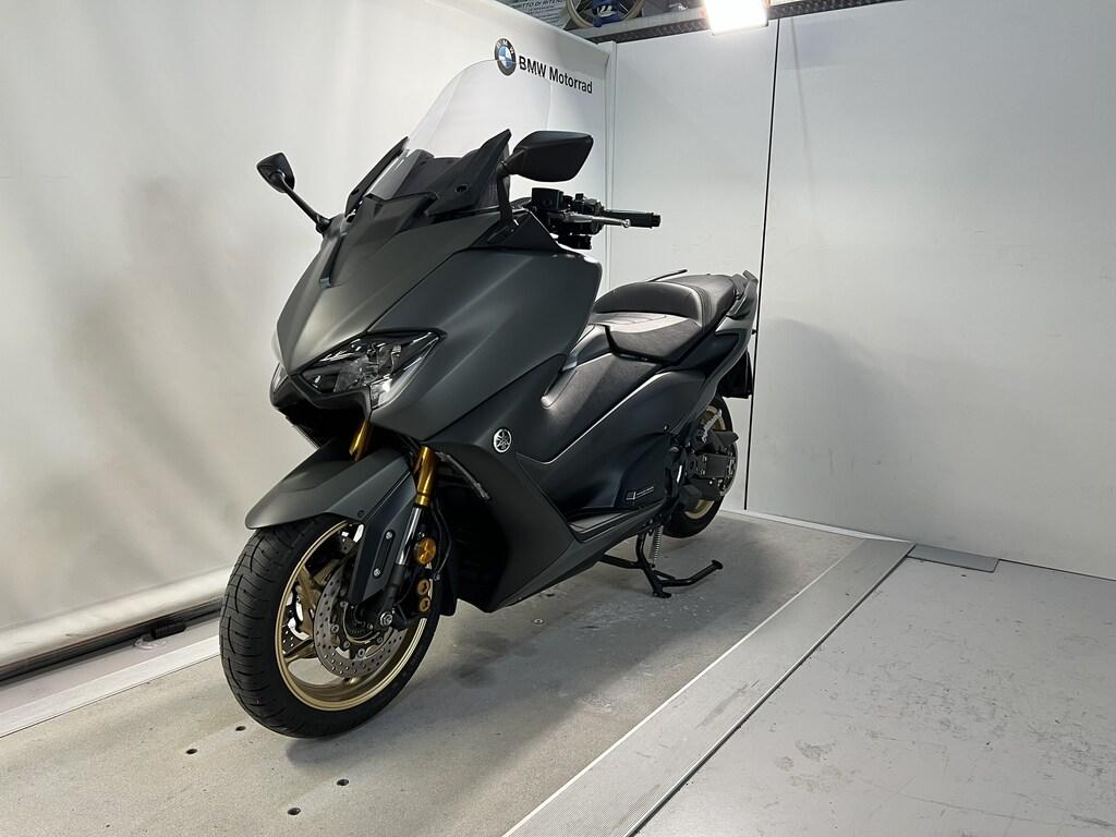 T-MAX 560