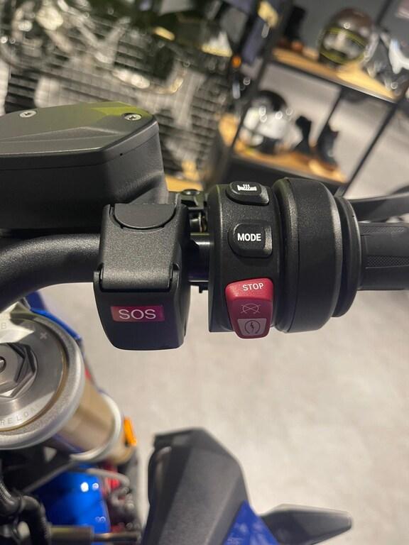F 900 R