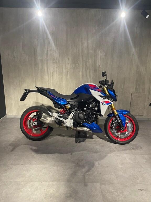 F 900 R