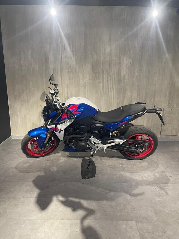 F 900 R