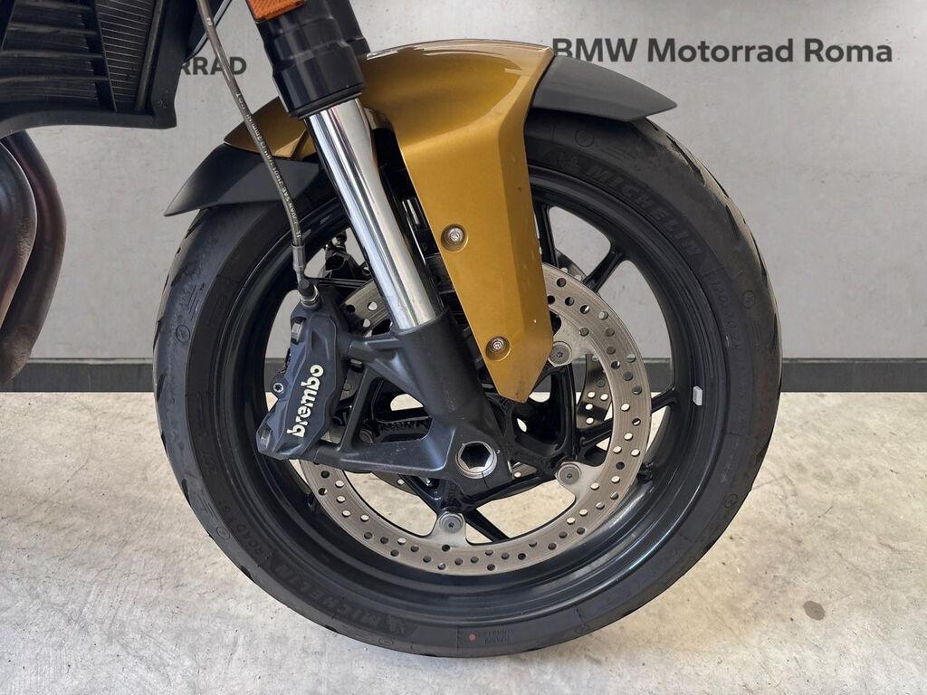 F 900 XR