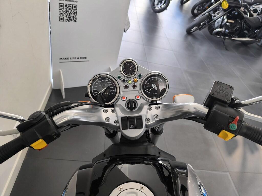 R 850 R