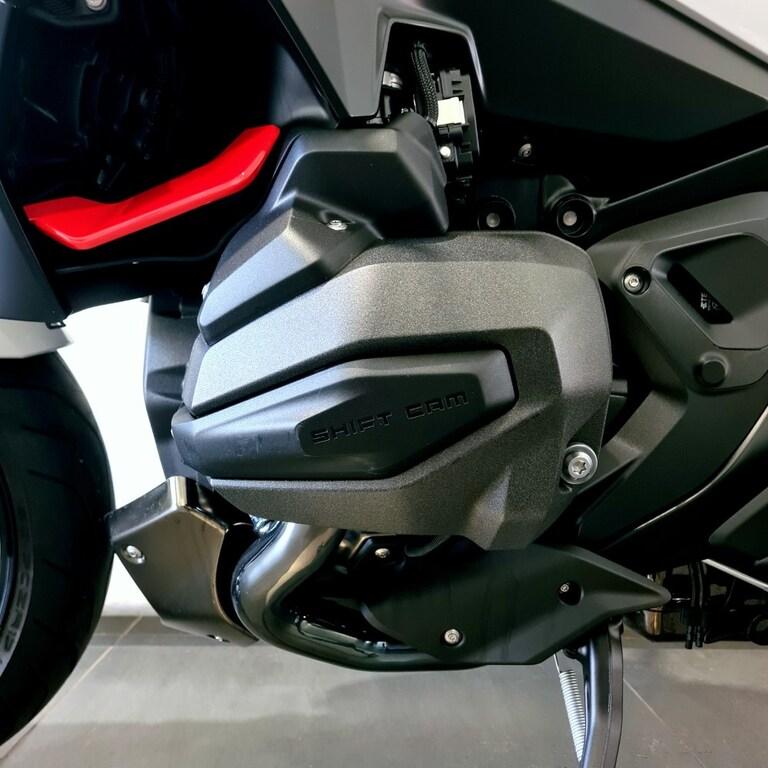 R 1300 R