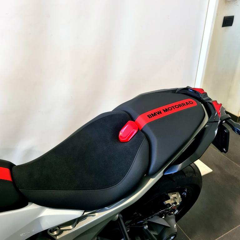 R 1300 R