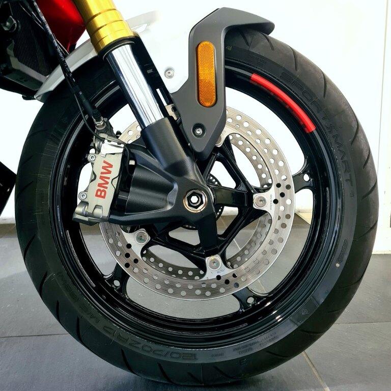 R 1300 R