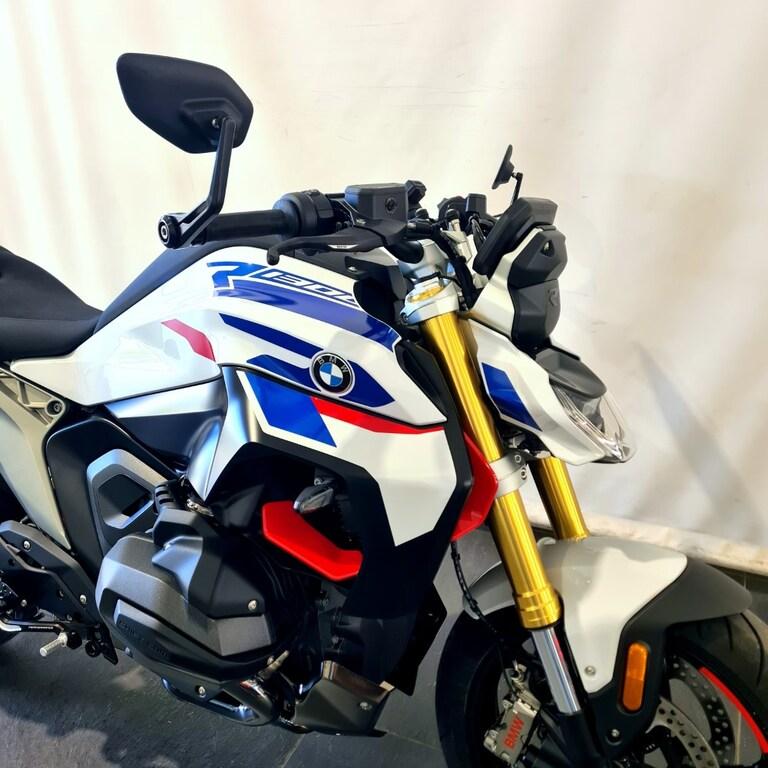 R 1300 R