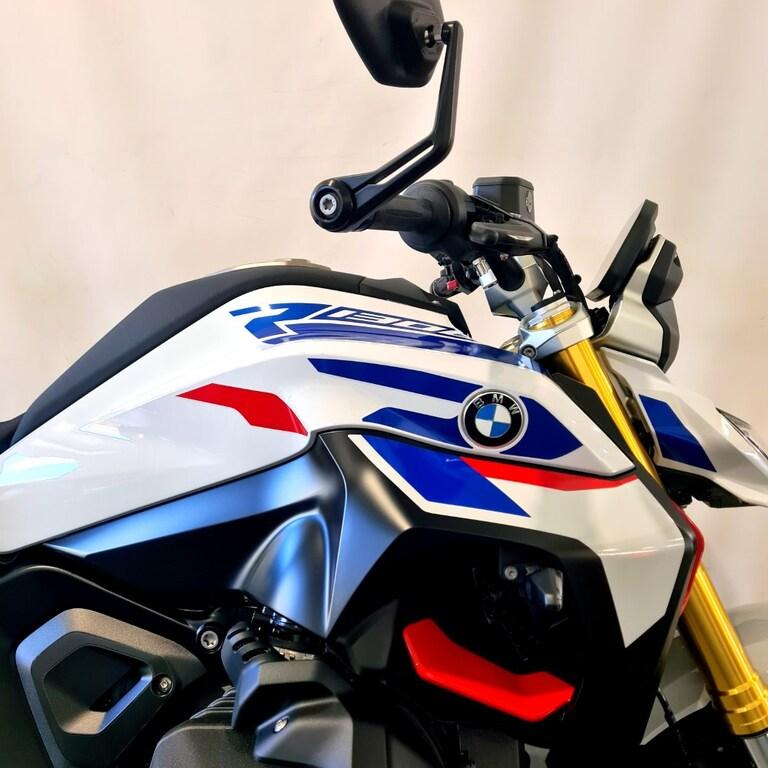 R 1300 R