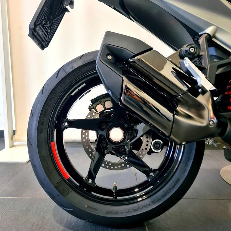 R 1300 R