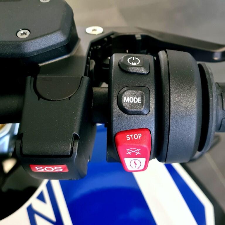 R 1300 R
