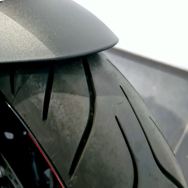 R 1300 R