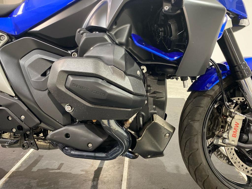 R 1300 R