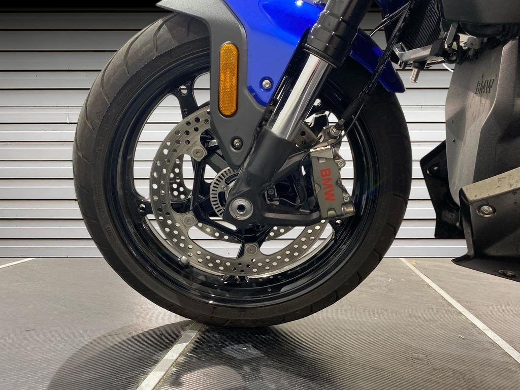 R 1300 R