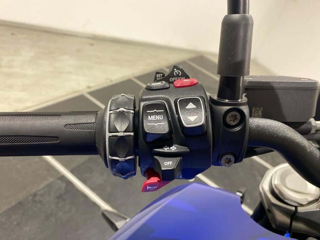 R 1300 R