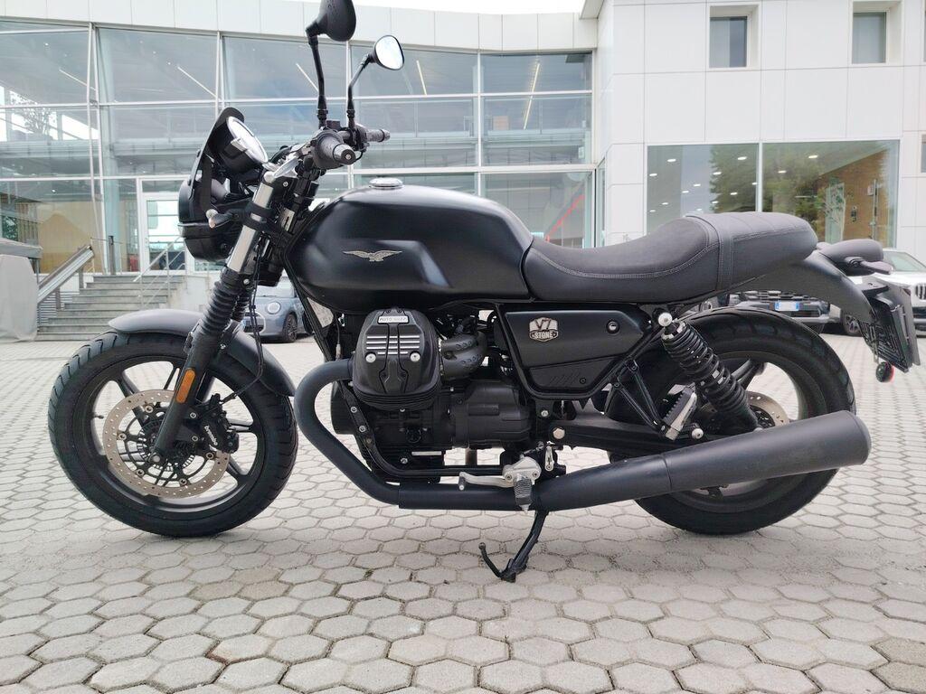 V7 850