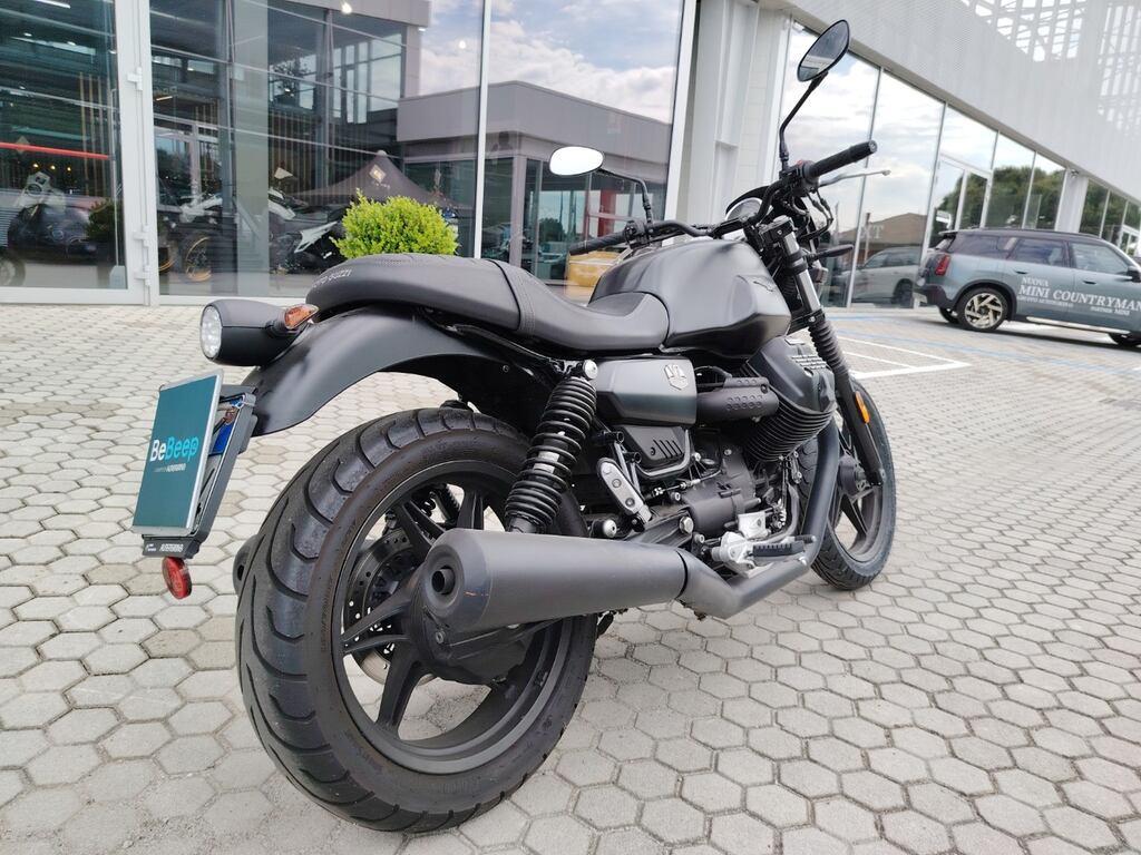 V7 850