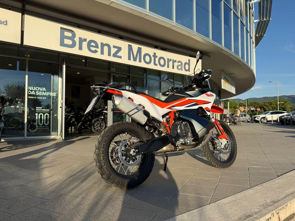890 ADVENTURE