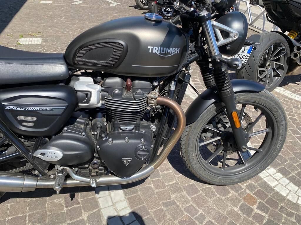 SPEED TWIN 900
