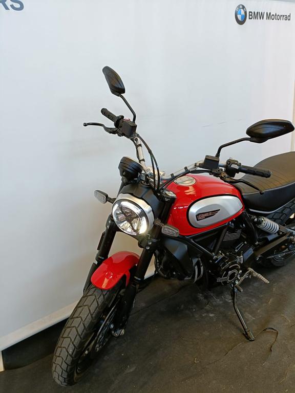 SCRAMBLER 800