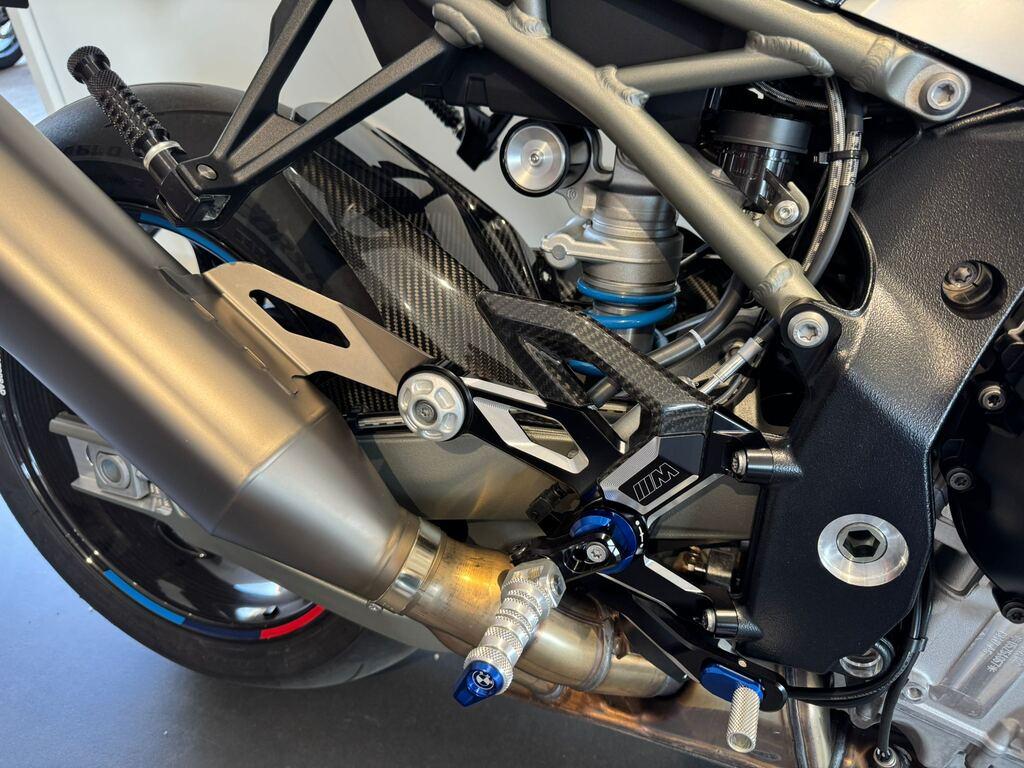 M 1000 R