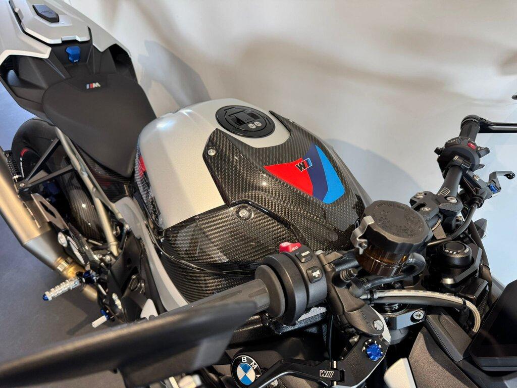 M 1000 R