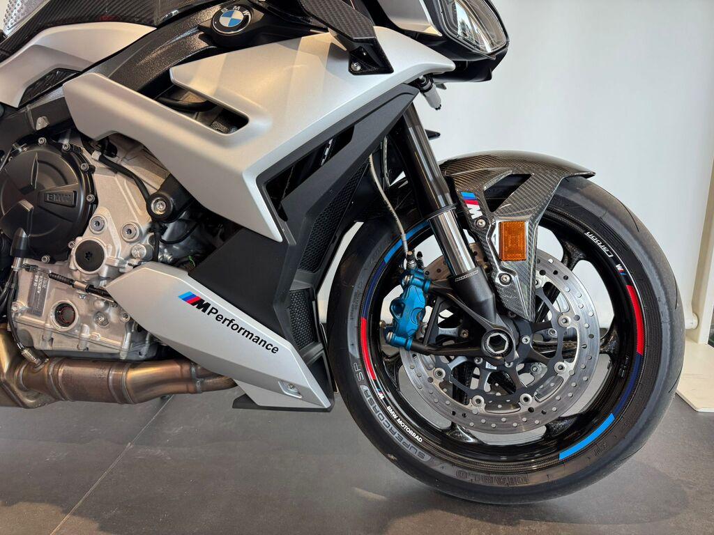 M 1000 R