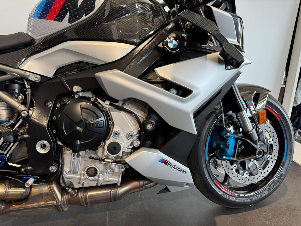 M 1000 R