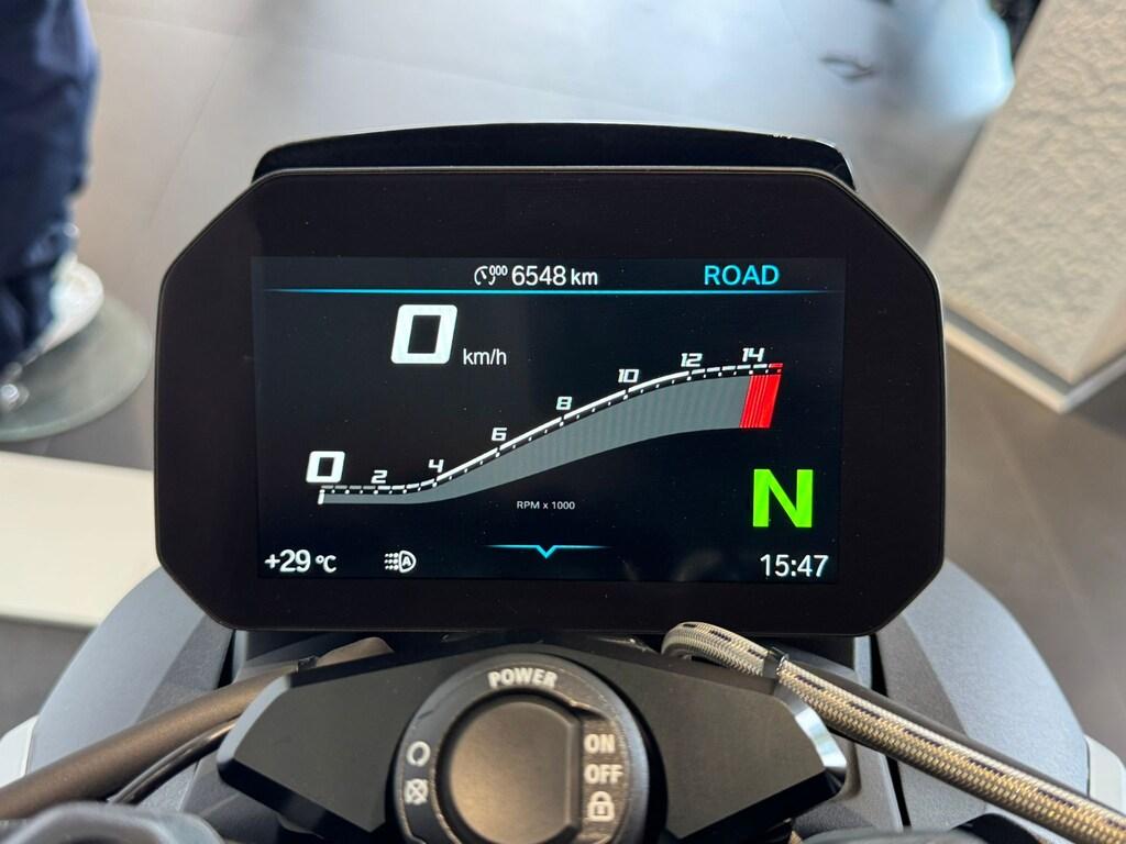 M 1000 R