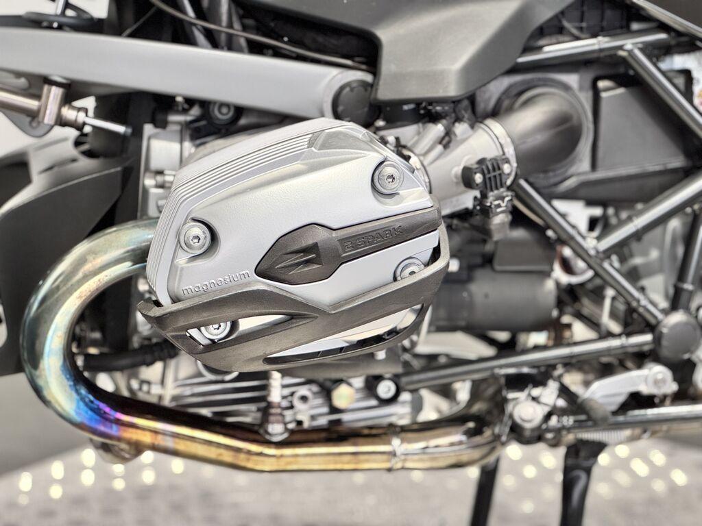 R 1200 R