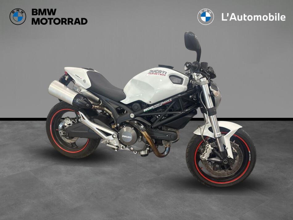 MONSTER 696