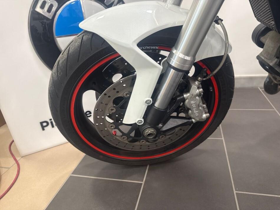 MONSTER 696