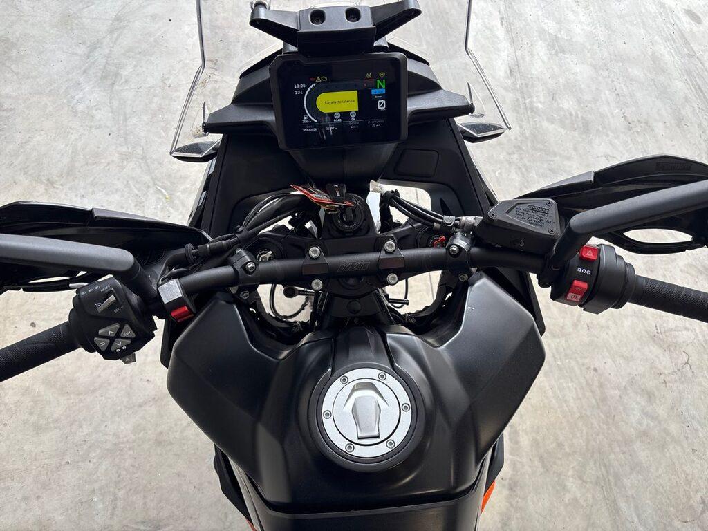 890 SMT